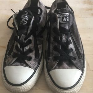 Converse Boys SIZE 4 retro with zippers